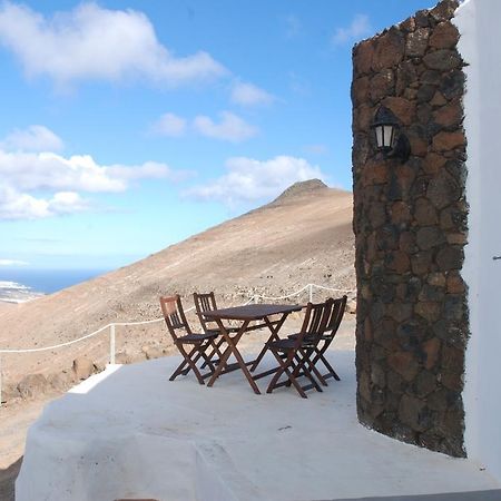Villa El Perinque Femés Eksteriør billede