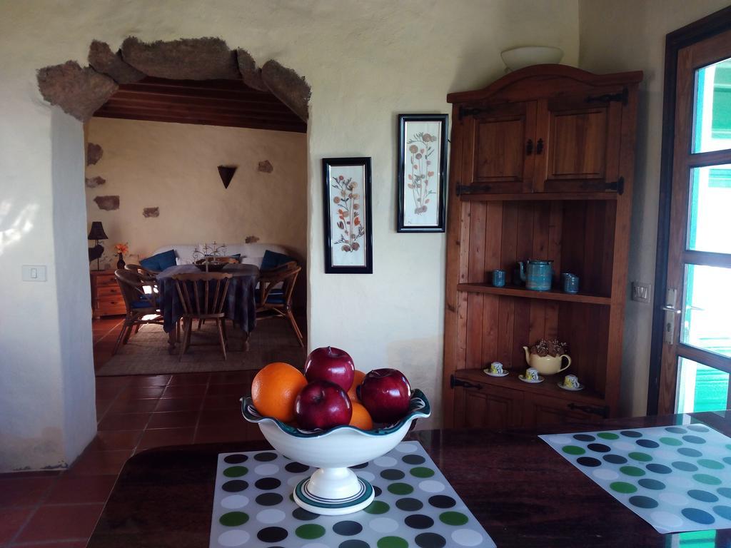 Villa El Perinque Femés Eksteriør billede